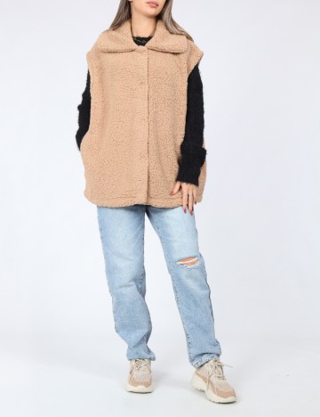 Vesta Noisy May, maro