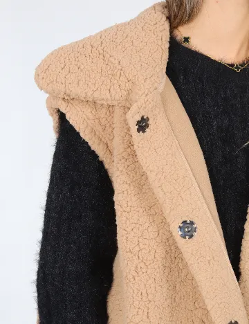 Vesta Noisy May, maro Maro