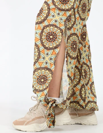 Pantaloni SHEIN, mix culori