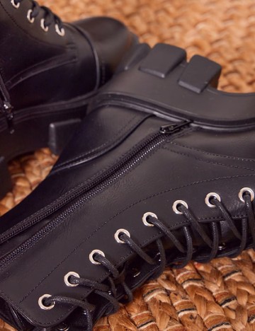 Ghete PrettyLittleThing, negru