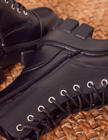 Ghete PrettyLittleThing, negru Negru