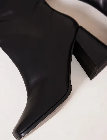 Cizme PrettyLittleThing, negru Negru