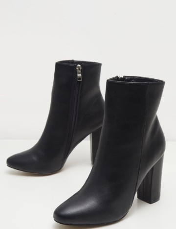 Botine PrettyLittleThing, negru