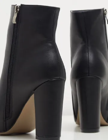 Botine PrettyLittleThing, negru Negru