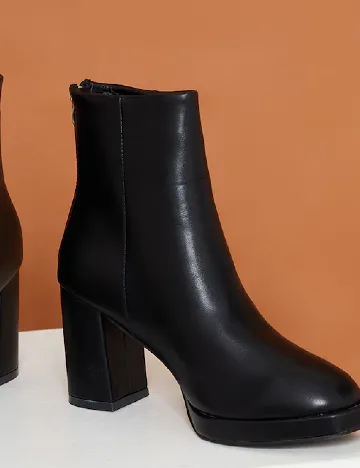 Botine PrettyLittleThing, negru Negru