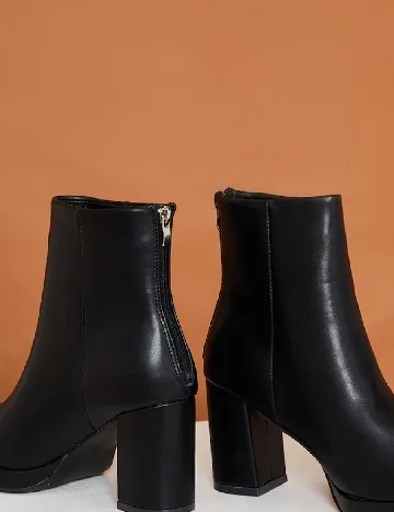 Botine PrettyLittleThing, negru Negru