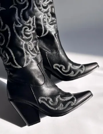 Cizme PrettyLittleThing, negru Negru