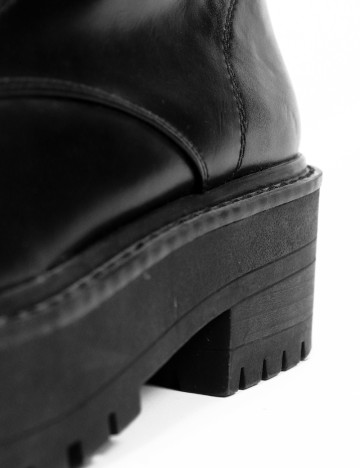 Ghete Stradivarius, negru