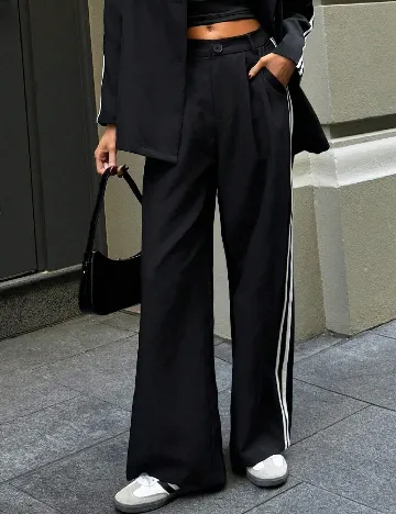 Pantaloni SHEIN, negru