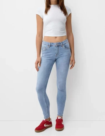 Blugi Bershka, albastru