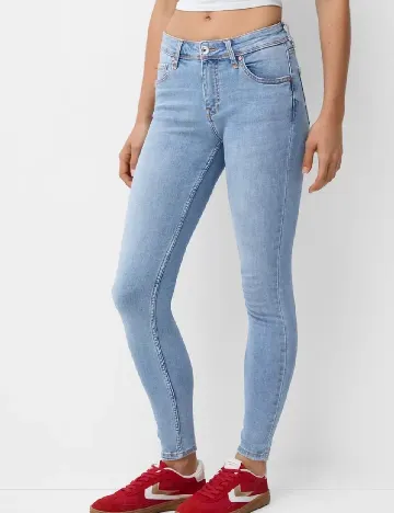 Blugi Bershka, albastru