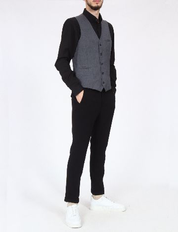 Vesta Matinique, gri