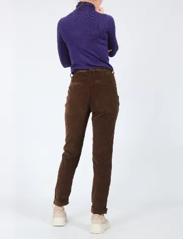 Pantaloni Bershka, maro