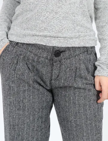 Pantaloni Bershka, gri