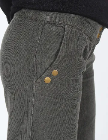 Pantaloni Bershka, verde