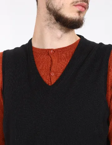 Vesta Zara, negru Negru