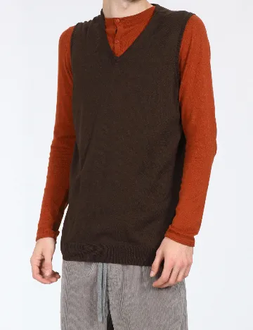 Vesta Zara, kaki Maro