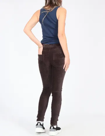 Pantaloni Bershka, maro inchis