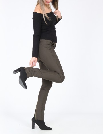 Pantaloni Bershka, verde