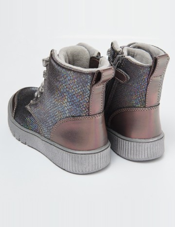 Ghete Cool Club, gri