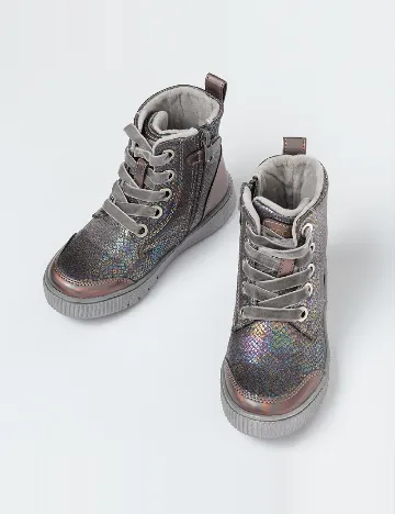 Ghete Cool Club, gri