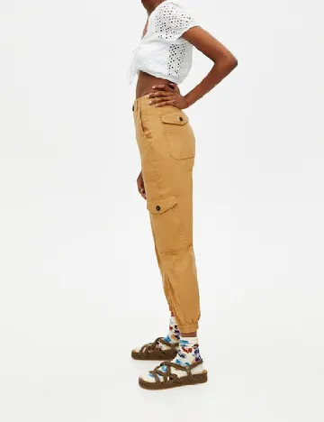 Pantaloni Pull&Bear, maro deschis Maro