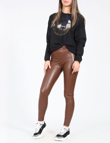 Pantaloni Bershka, maro