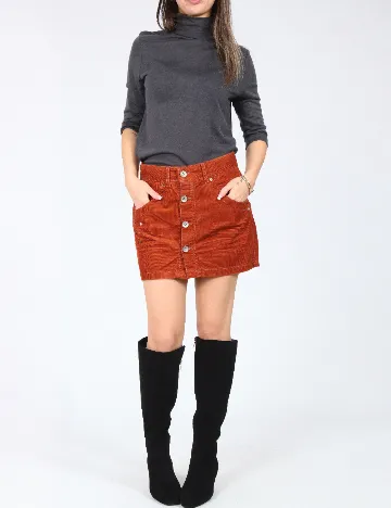 Fusta Zara, caramiziu