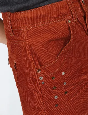 Fusta Zara, caramiziu