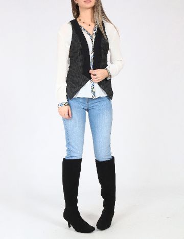 Vesta Zara, gri inchis