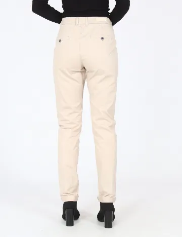 Pantaloni Bershka, crem