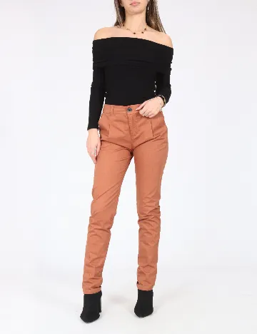 Pantaloni Bershka, maro