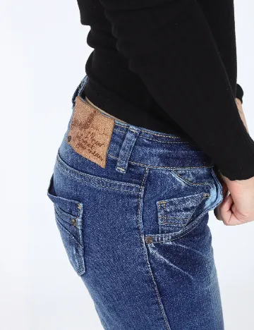 Blugi Bershka, albastru