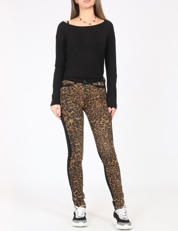 Blugi Bershka, animal print