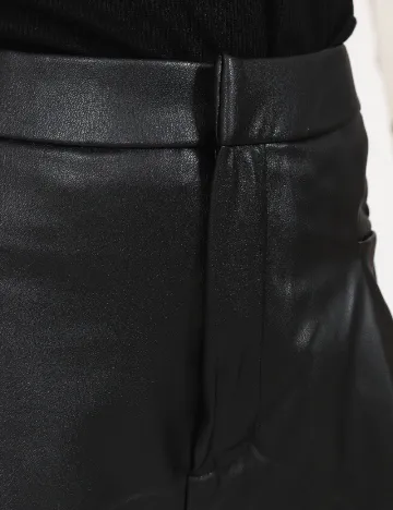 Pantaloni scurti Zara, negru Negru