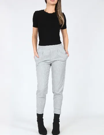 Pantaloni Bershka, gri