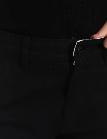 Pantaloni scurti Bershka, negru