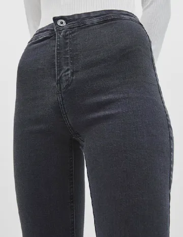 Blugi Bershka, gri inchis