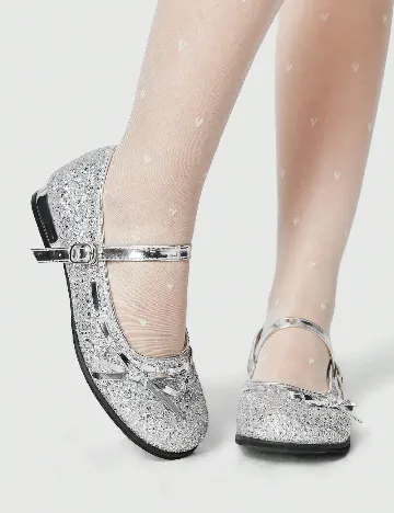 Balerini Romwe, argintiu