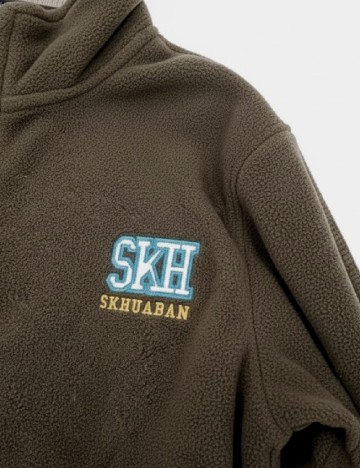 Hanorac Skhuaban, kaki