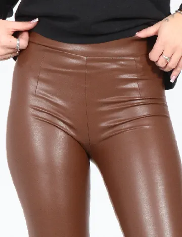 Pantaloni Bershka, maro Maro