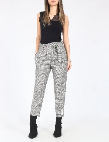 Pantaloni Bershka, gri