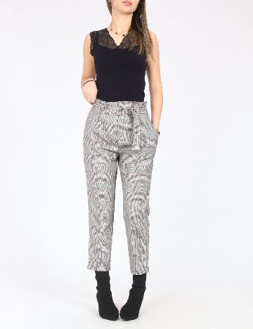Pantaloni Bershka, gri