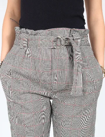 Pantaloni Bershka, gri