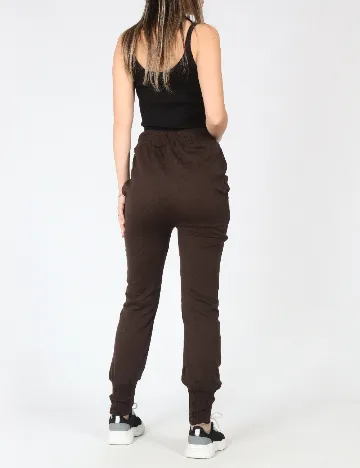 Pantaloni Bershka, maro