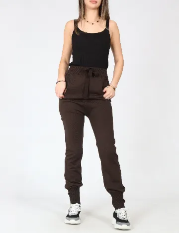 Pantaloni Bershka, maro