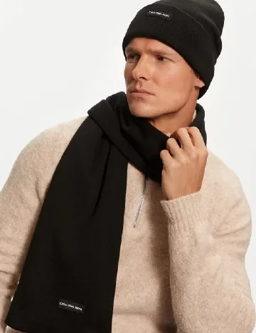 Set caciula si fular Calvin Klein Jeans, negru