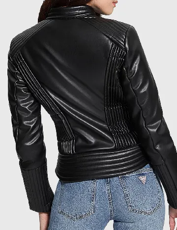 Jacheta Guess, negru