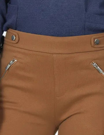 Pantaloni Bershka, maro