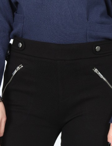 Pantaloni Bershka, negru